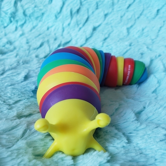299- SENSORY SLUG FIDGET TOY NWT - Picture 4 of 6